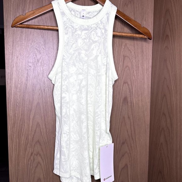 lululemon athletica Tops - Lululemon Hold Tight Tank Top *Jacquard NWT Size 2 (CPMJ) LIMITED EDITION